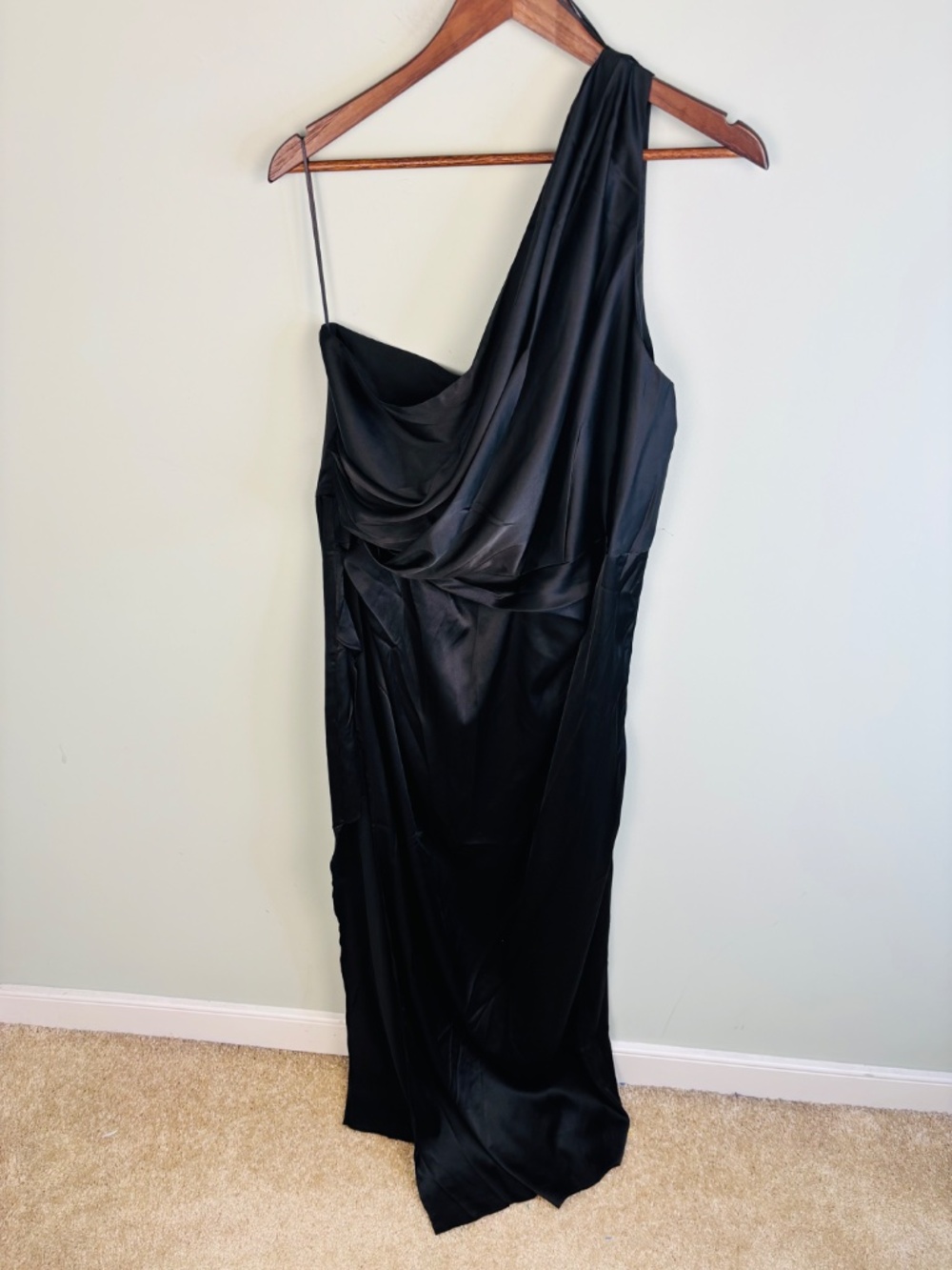 Fashion Nova One Shoulder Satin Maxi Dress NWT Size 2X - Picture 3 of 4